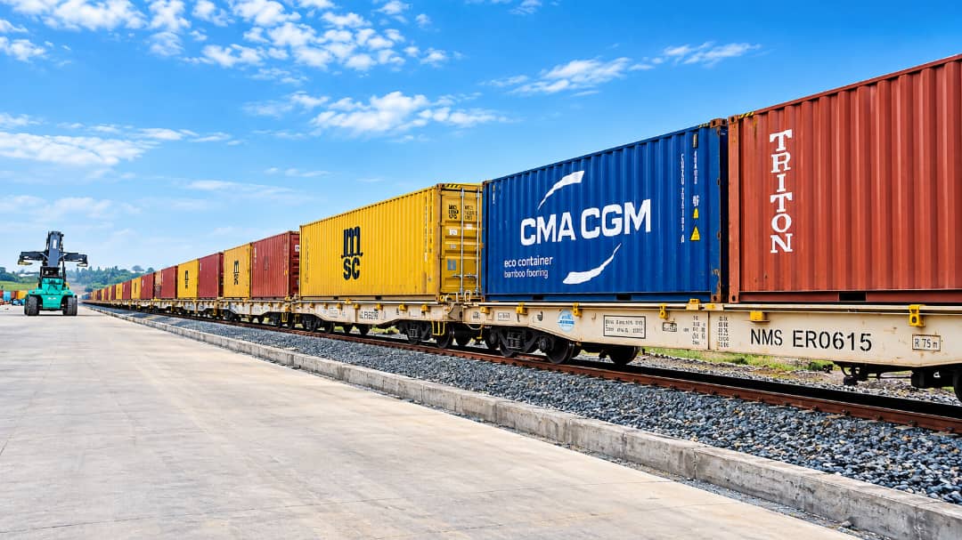 A container train of the Ethio-Djibouti Railway leaving a dry port